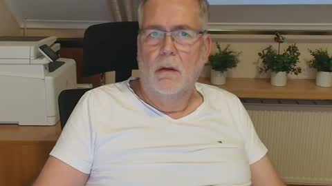 Snapshot of subbear1968 chatting on July 5, 2026, 7:54 pm subbear1968 online show from July 5, 2026, 7:54 pm