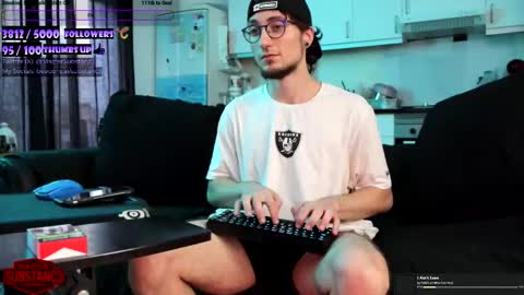 Im Substanc3  online show from October 8, 2025, 5:21 pm