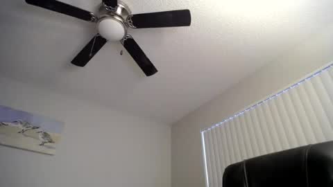 Snapshot of subswichuser00060960 chatting on August 9, 2026, 10:26 pm subswitchuser online show from August 9, 2026, 10:26 pm