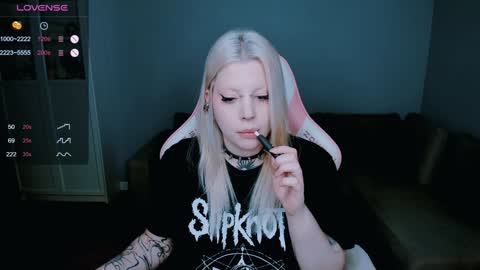 succubus_leslie online show from December 5, 2024, 1:17 pm