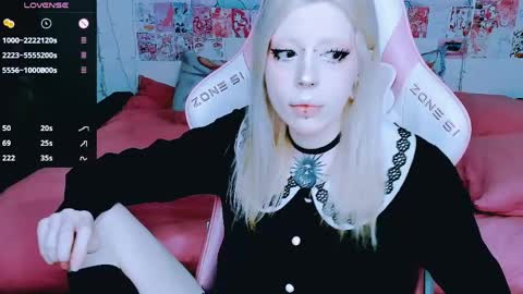 succubus_leslie online show from April 1, 2026, 6:14 am