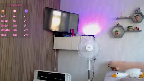Snapshot of suchcute_ chatting on June 8, 2026, 3:40 am suchcute_ online show from June 8, 2026, 3:40 am