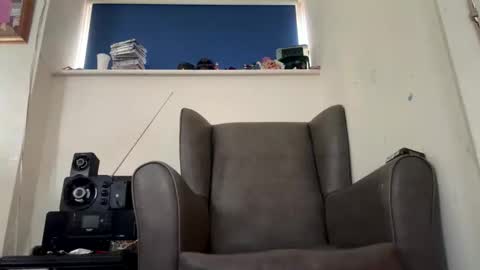 suckcockyh online show from November 12, 2025, 9:42 am