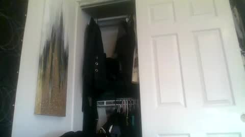 SUCKITU812 online show from February 27, 2025, 11:59 pm