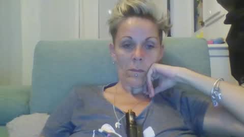 Snapshot of sucrette5629 chatting on April 28, 2026, 8:03 pm sucrette5629 online show from April 28, 2026, 8:03 pm