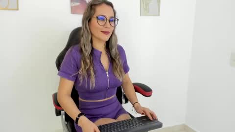 Snapshot of sugar_milff chatting on December 20, 2024, 5:51 pm sugar_milff online show from December 20, 2024, 5:51 pm