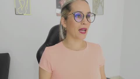 Snapshot of sugar_milff chatting on September 13, 2025, 1:22 pm sugar_milff online show from September 13, 2025, 1:22 pm