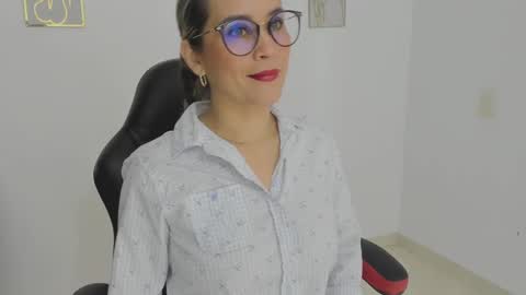 Snapshot of sugar_milff chatting on November 20, 2025, 1:33 pm sugar_milff online show from November 20, 2025, 1:33 pm