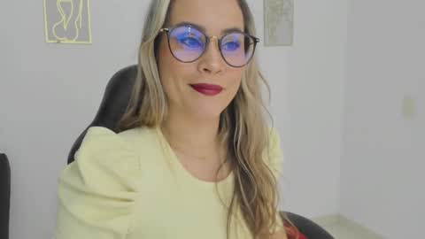 Snapshot of sugar_milff chatting on December 5, 2025, 2:14 pm sugar_milff online show from December 5, 2025, 2:14 pm