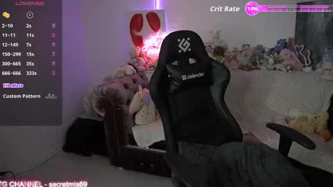 Mia online show from September 14, 2025, 9:03 pm