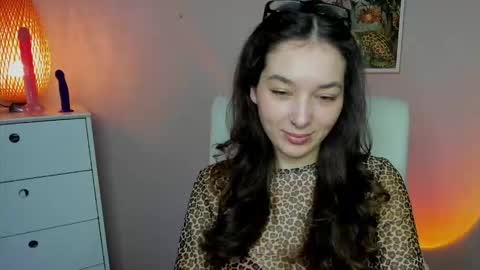 Megan online show from December 17, 2025, 7:47 am