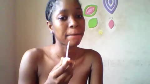 Snapshot of sugarmeltsxx chatting on October 23, 2025, 8:35 am Bella online show from October 23, 2025, 8:35 am