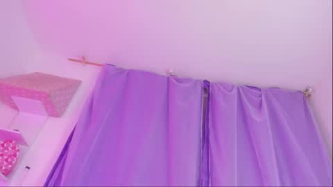 sofii online show from November 28, 2025, 9:28 pm