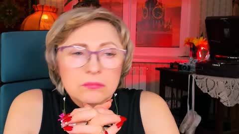 Vivien online show from March 5, 2025, 7:17 pm