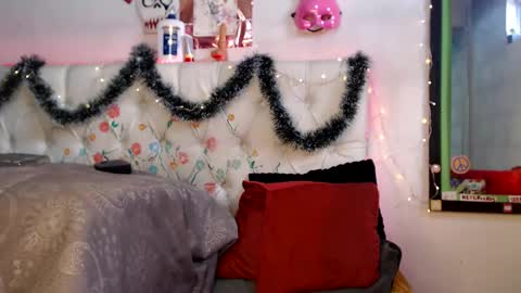 suggabrown_ online show from December 19, 2024, 1:07 pm
