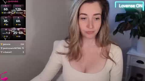 Mia online show from October 1, 2025, 5:52 pm