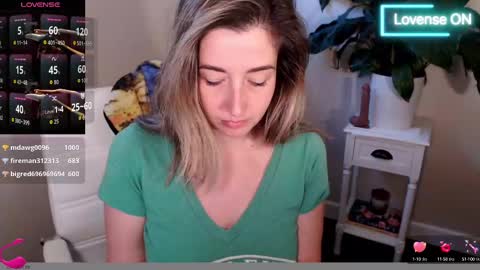 Mia online show from October 10, 2025, 12:59 pm