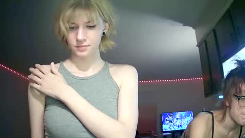 Snapshot of suicunebitch chatting on January 20, 2025, 3:48 am Ophelia online show from January 20, 2025, 3:48 am