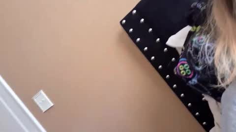 Snapshot of suicunebitch chatting on November 2, 2025, 4:53 pm Ophelia online show from November 2, 2025, 4:53 pm