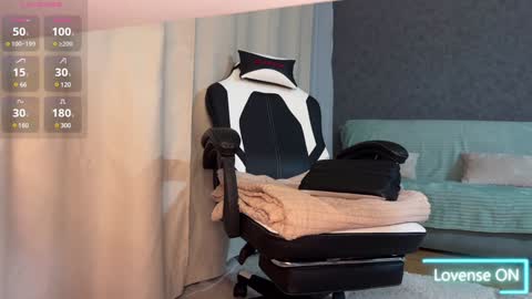 Snapshot of suiyugh chatting on January 7, 2025, 2:41 pm Emmy online show from January 7, 2025, 2:41 pm