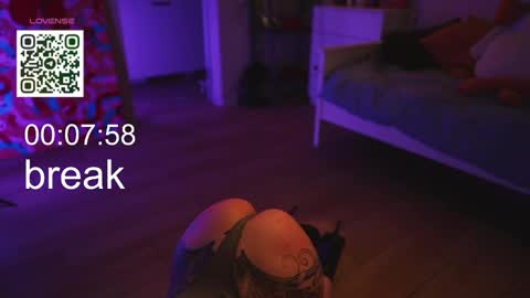Lika ginger  Jessy blond   online show from September 26, 2025, 5:11 am