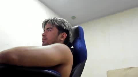 sukuna_hara online show from November 21, 2025, 1:43 pm