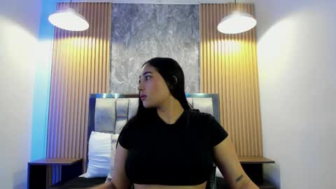 Snapshot of sulay_kim chatting on May 22, 2026, 10:37 pm Sulay online show from May 22, 2026, 10:37 pm