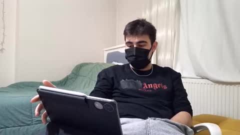 Snapshot of sullyniko chatting on October 17, 2025, 8:55 pm Niko online show from October 17, 2025, 8:55 pm