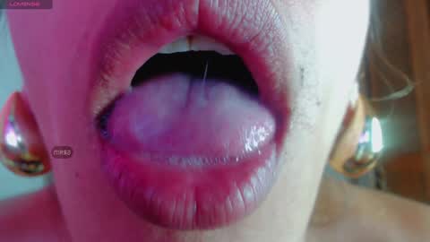 Snapshot of summer__xo chatting on December 17, 2024, 5:07 am Summer online show from December 17, 2024, 5:07 am