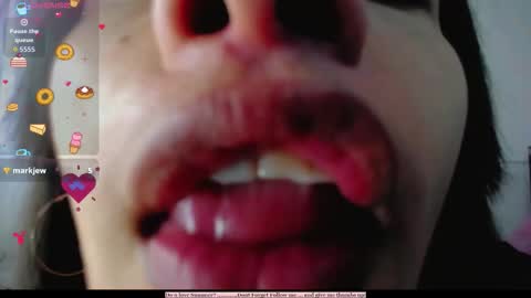 Snapshot of summer__xo chatting on October 17, 2025, 8:11 pm Summer online show from October 17, 2025, 8:11 pm