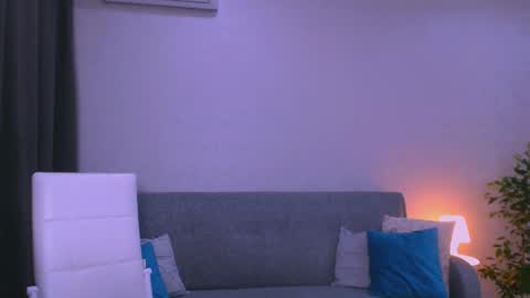 Christina online show from November 28, 2025, 2:20 pm