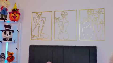 OnlyFans summer holiday online show from October 19, 2025, 10:16 am