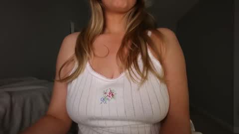 Snapshot of summerdawn03 chatting on October 19, 2025, 6:52 pm Summer Dawn online show from October 19, 2025, 6:52 pm