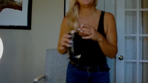 Snapshot of summerishotter chatting on February 21, 2025, 8:49 pm Amber online show from February 21, 2025, 8:49 pm