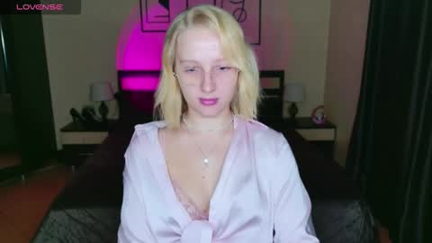 summerjem online show from November 12, 2025, 9:42 am