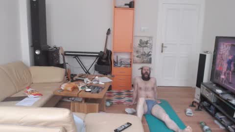 sunbeatshower online show from September 30, 2025, 2:44 pm