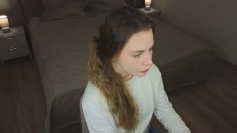 Angella online show from December 14, 2025, 4:18 am