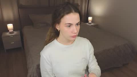 Angella online show from December 18, 2025, 4:18 am