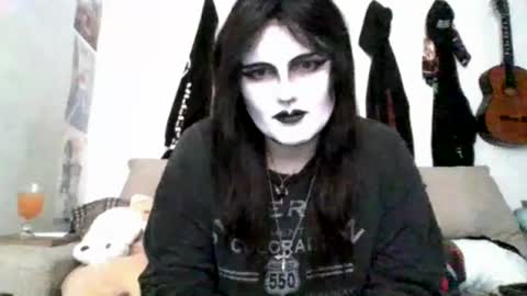 Snapshot of sundaygoth chatting on June 16, 2026, 6:43 pm sundaygoth online show from June 16, 2026, 6:43 pm