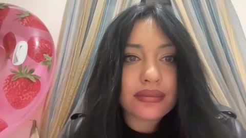 sunlily_touch online show from January 7, 2026, 6:32 pm