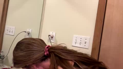 Snapshot of sunnbabe92485 chatting on December 19, 2025, 1:23 am sunnbabe92485 online show from December 19, 2025, 1:23 am