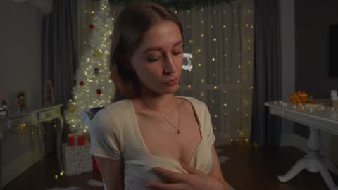 Kate online show from December 28, 2024, 6:18 pm