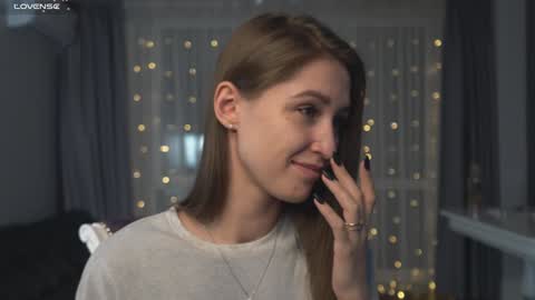 Kate online show from February 5, 2025, 6:37 pm