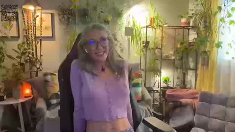 Hi Im Sunnie - Next show Friday August 1 online show from September 23, 2025, 4:10 pm