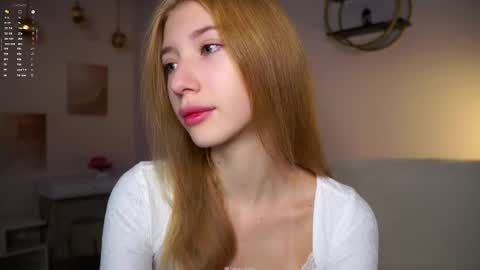 Lily online show from November 22, 2025, 2:38 pm