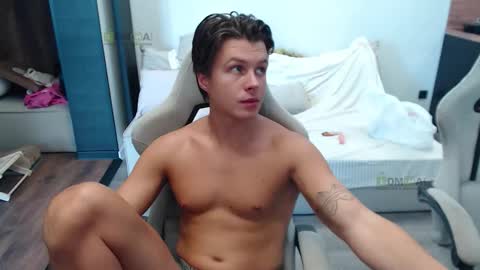 Alice and Sergey online show from October 12, 2025, 7:18 am