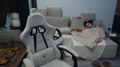 Alice and Sergey online show from January 5, 2026, 5:27 pm