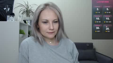 Naomi online show from December 18, 2024, 5:37 am