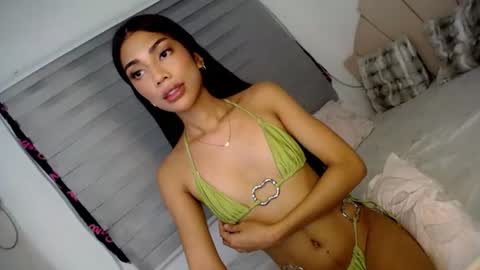 Snapshot of sunny_sexie chatting on July 1, 2026, 7:35 pm sunny_sexie online show from July 1, 2026, 7:35 pm