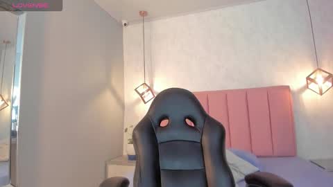  S U N N Y online show from November 5, 2025, 12:27 pm